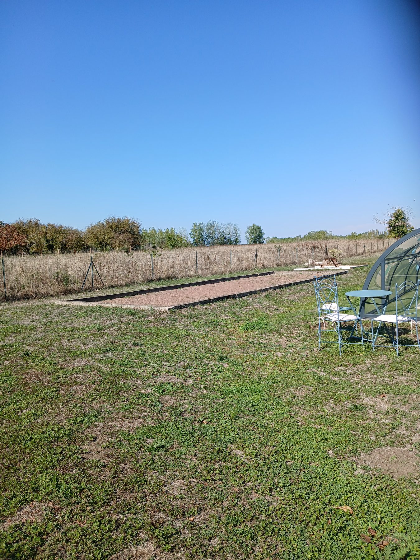 Le jardin et le terrain de pétanque
