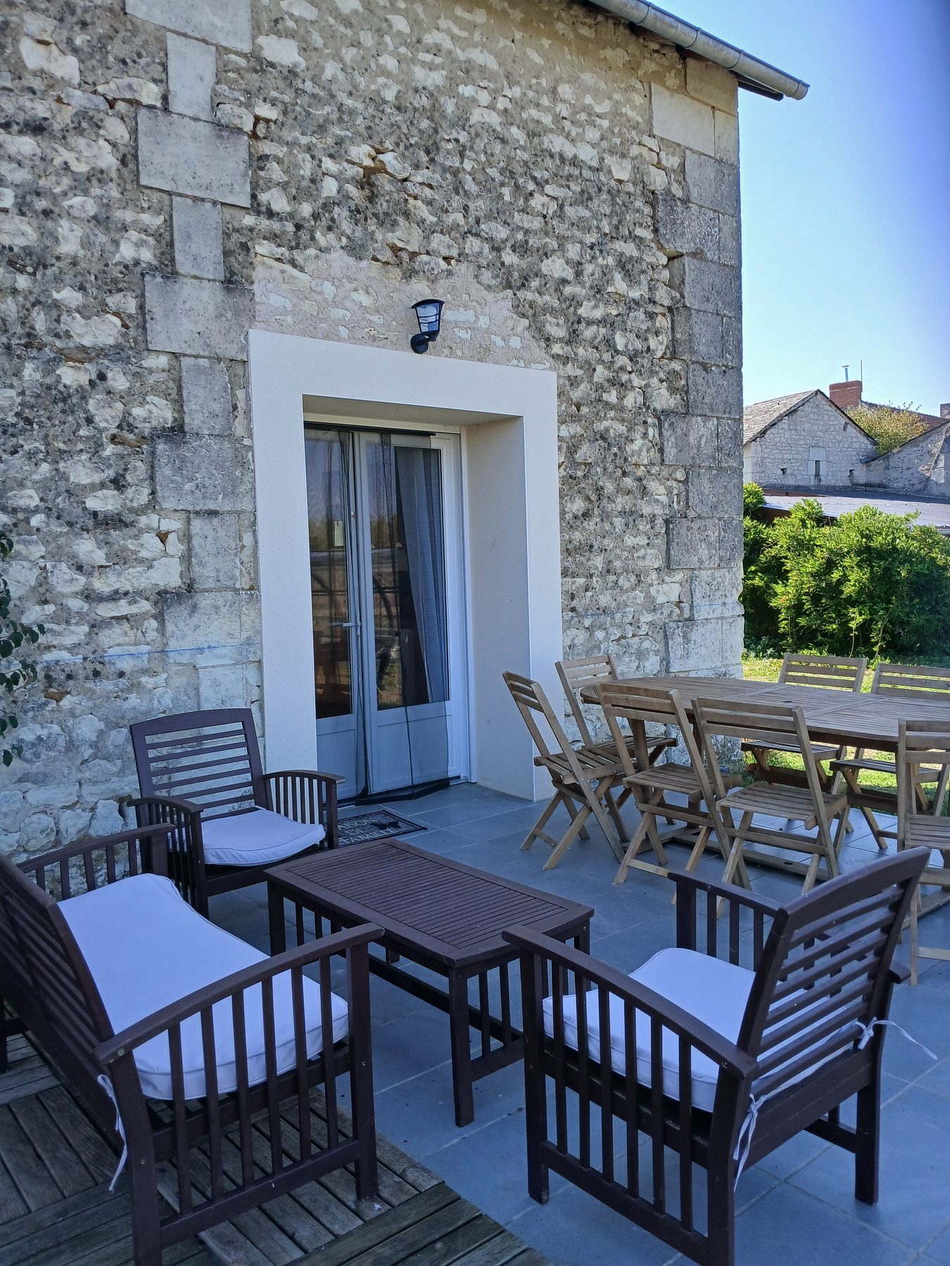 Le salon de jardin sur la terrasse